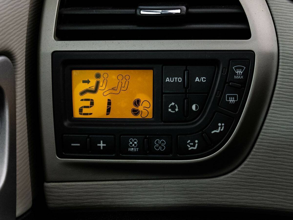 Купить Citroen C4 Picasso с пробегом. Фото: #13