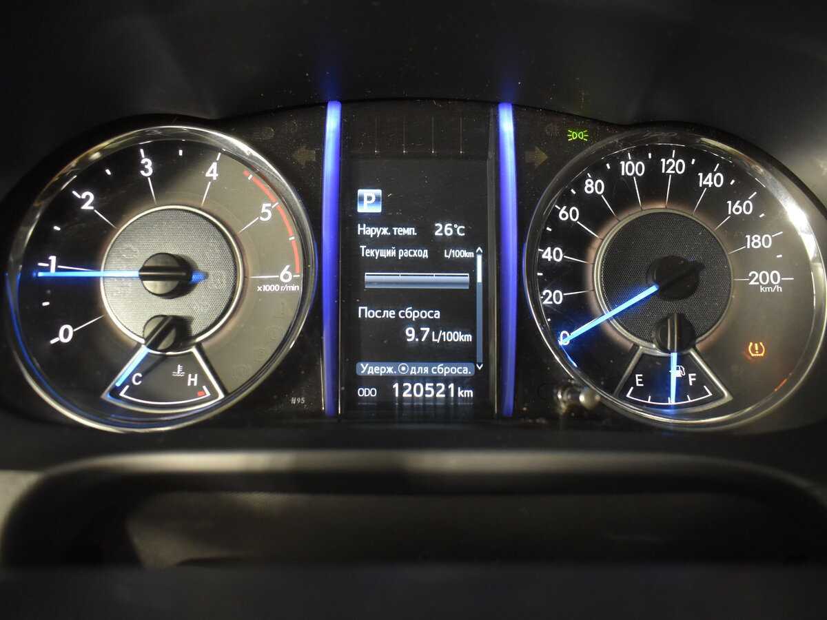 Купить Toyota Fortuner с пробегом. Фото: #11