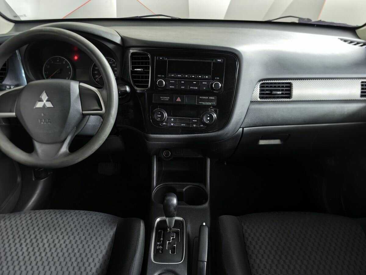 Купить Mitsubishi Outlander с пробегом. Фото: #10