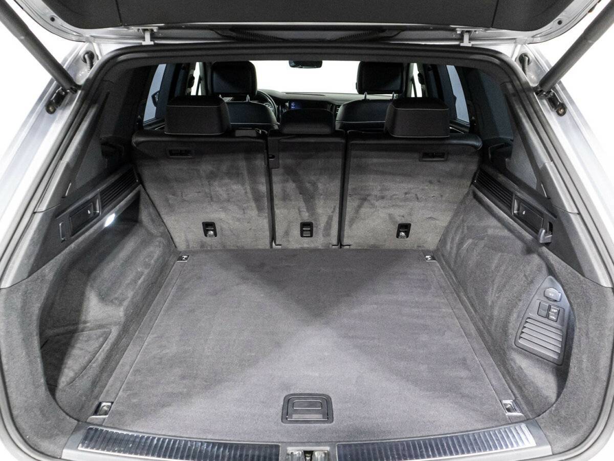 Купить Volkswagen Touareg с пробегом. Фото: #34