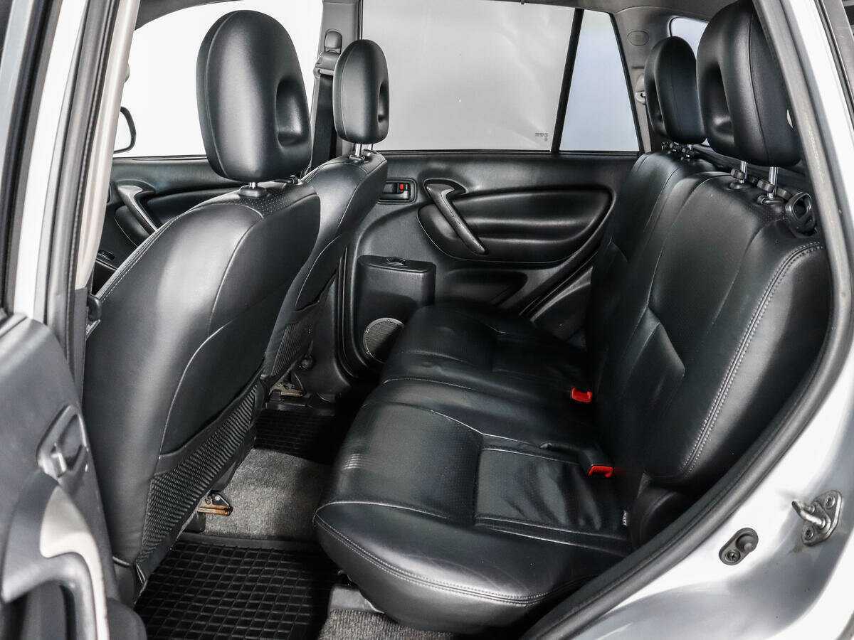 Купить Toyota RAV4 с пробегом. Фото: #9