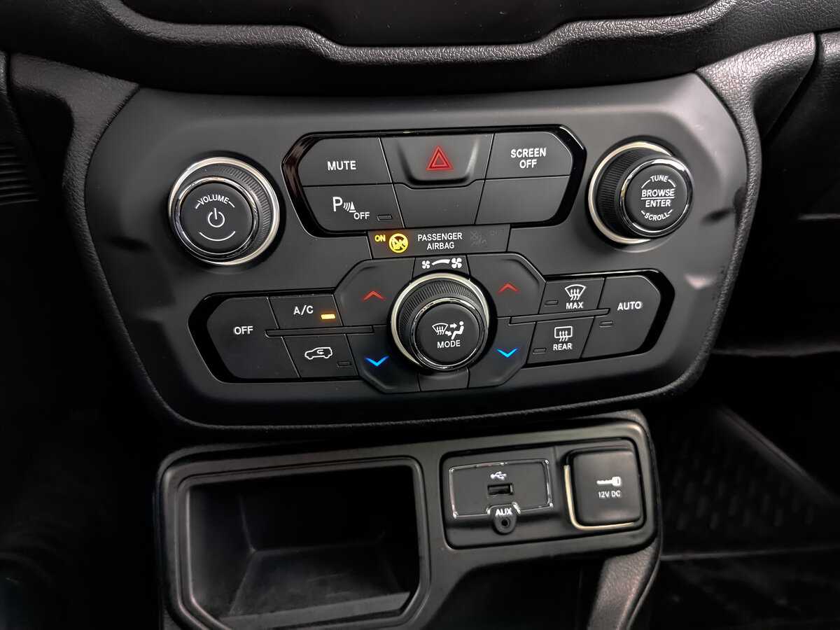 Купить Jeep Renegade с пробегом. Фото: #21