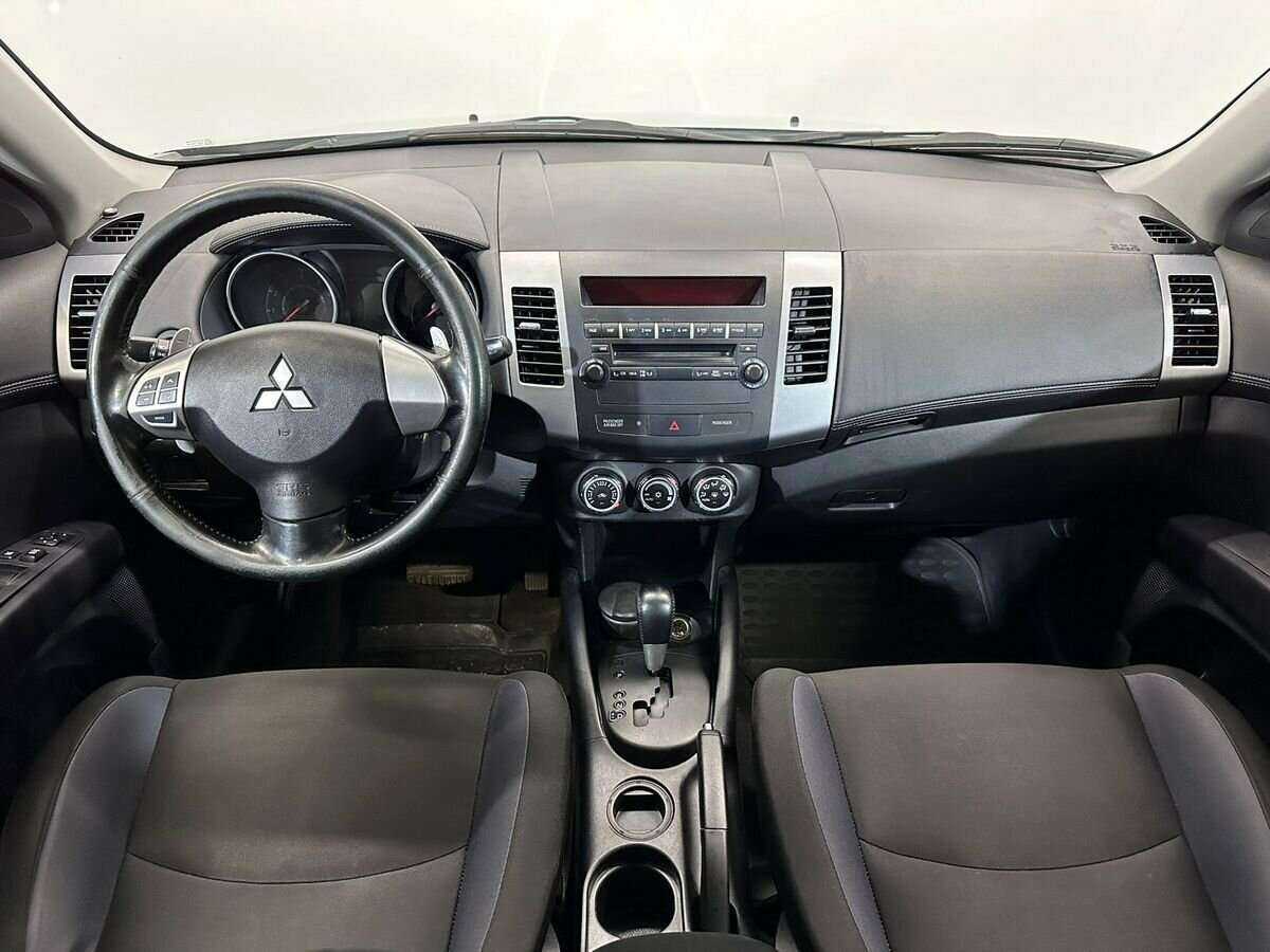 Купить Mitsubishi Outlander с пробегом. Фото: #8
