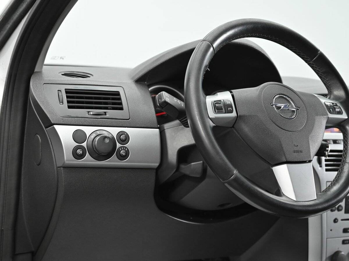 Купить Opel Astra с пробегом. Фото: #8