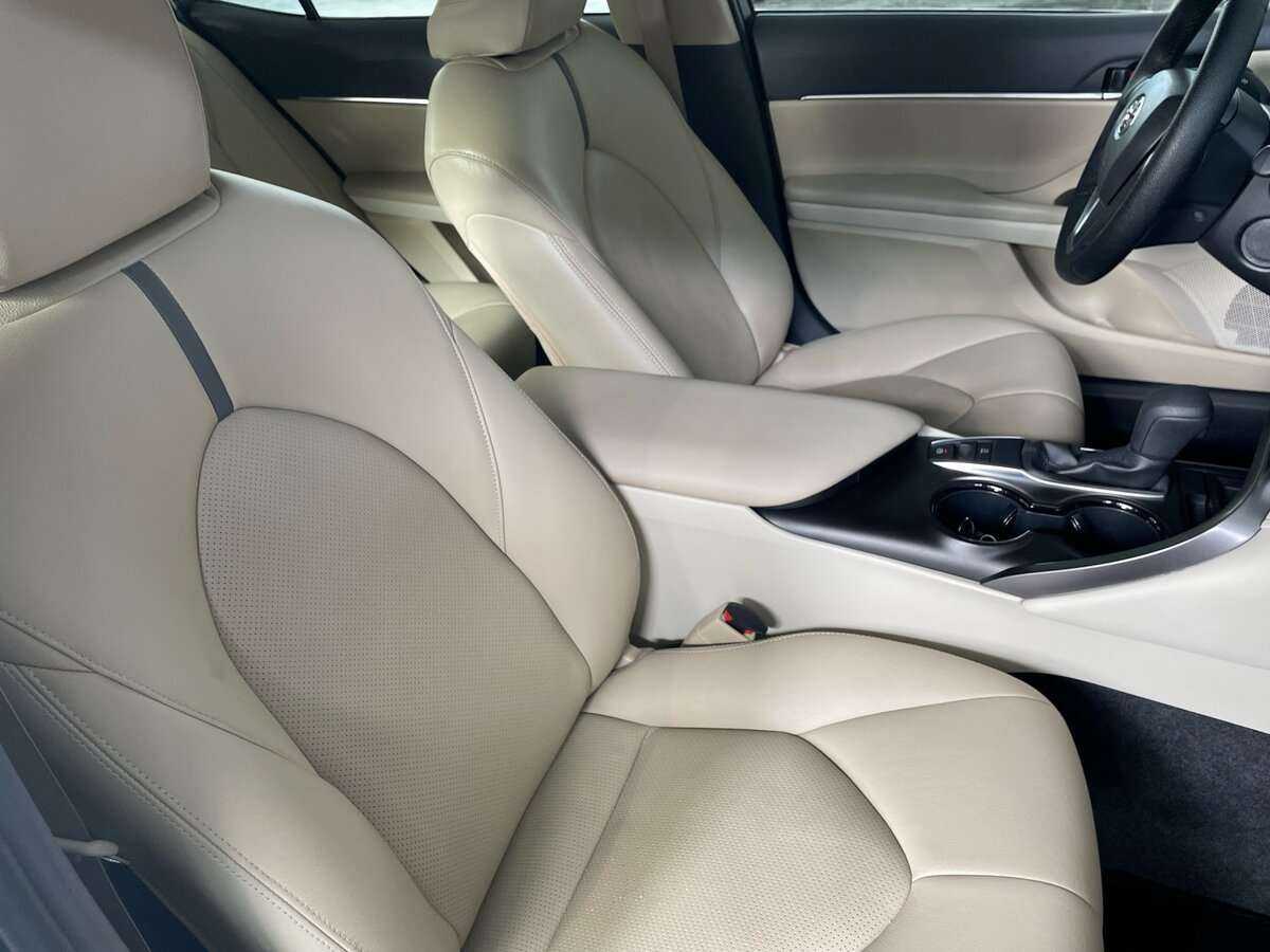 Купить Toyota Camry с пробегом. Фото: #19