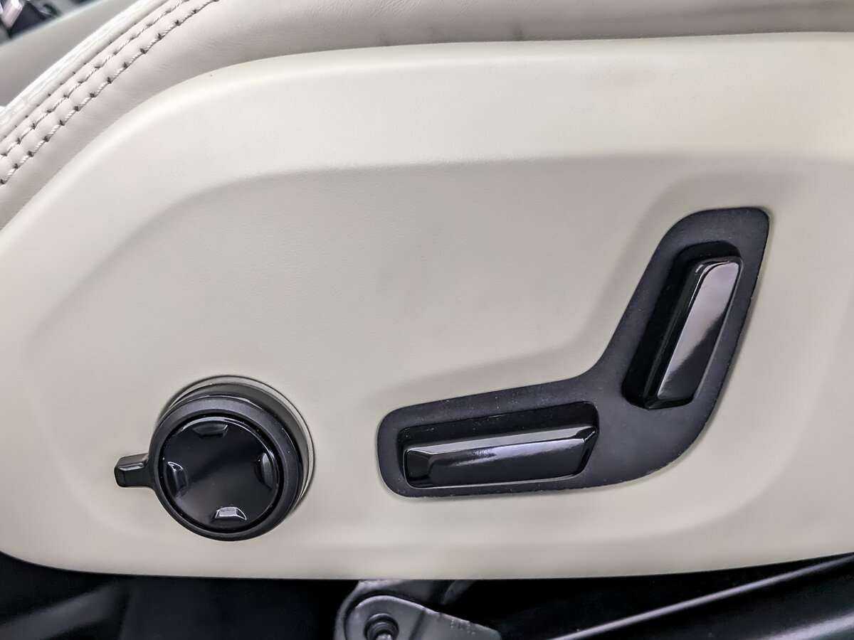 Купить Volvo XC90 с пробегом. Фото: #16