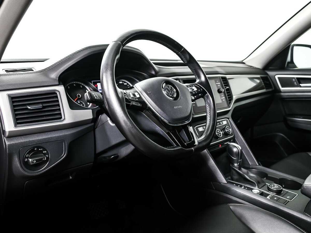 Купить Volkswagen Teramont с пробегом. Фото: #12