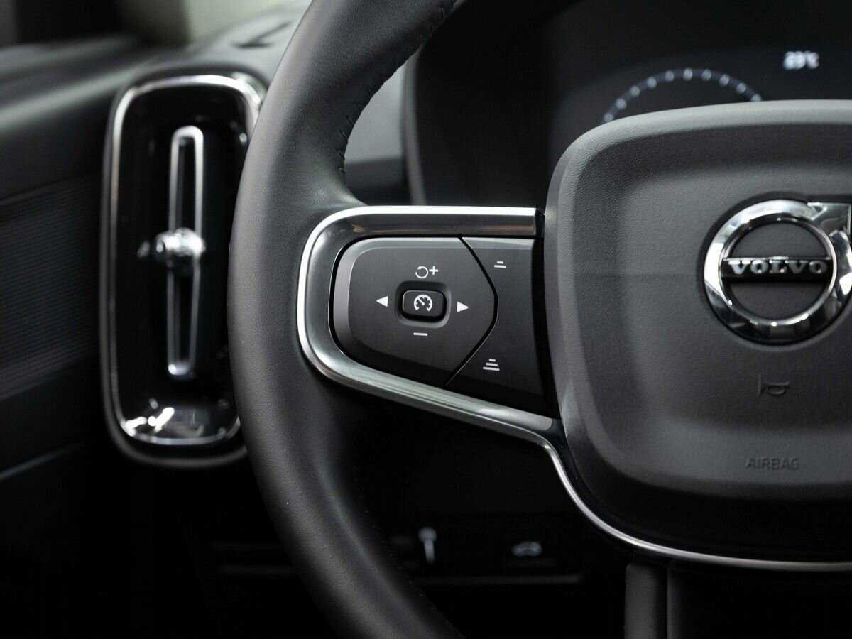 Купить Volvo XC40 с пробегом. Фото: #16