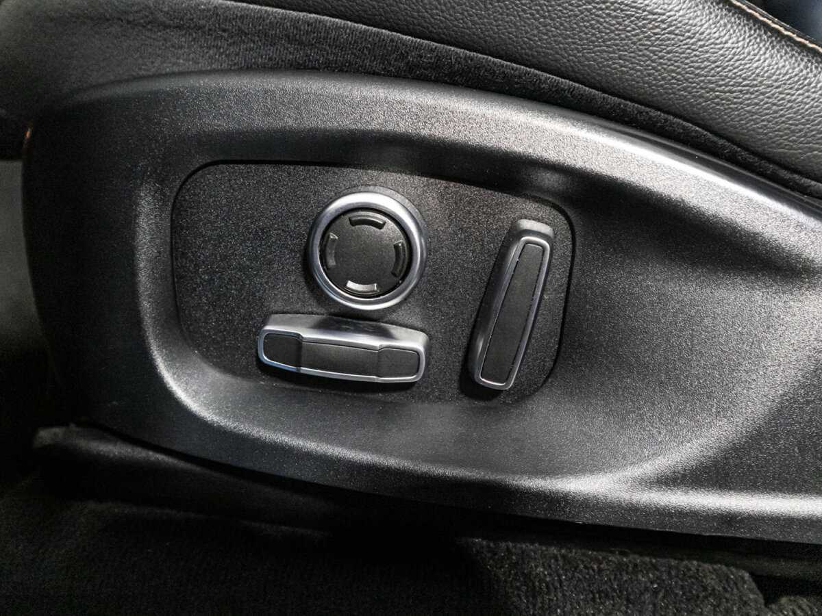 Купить Jaguar F-Pace с пробегом. Фото: #16