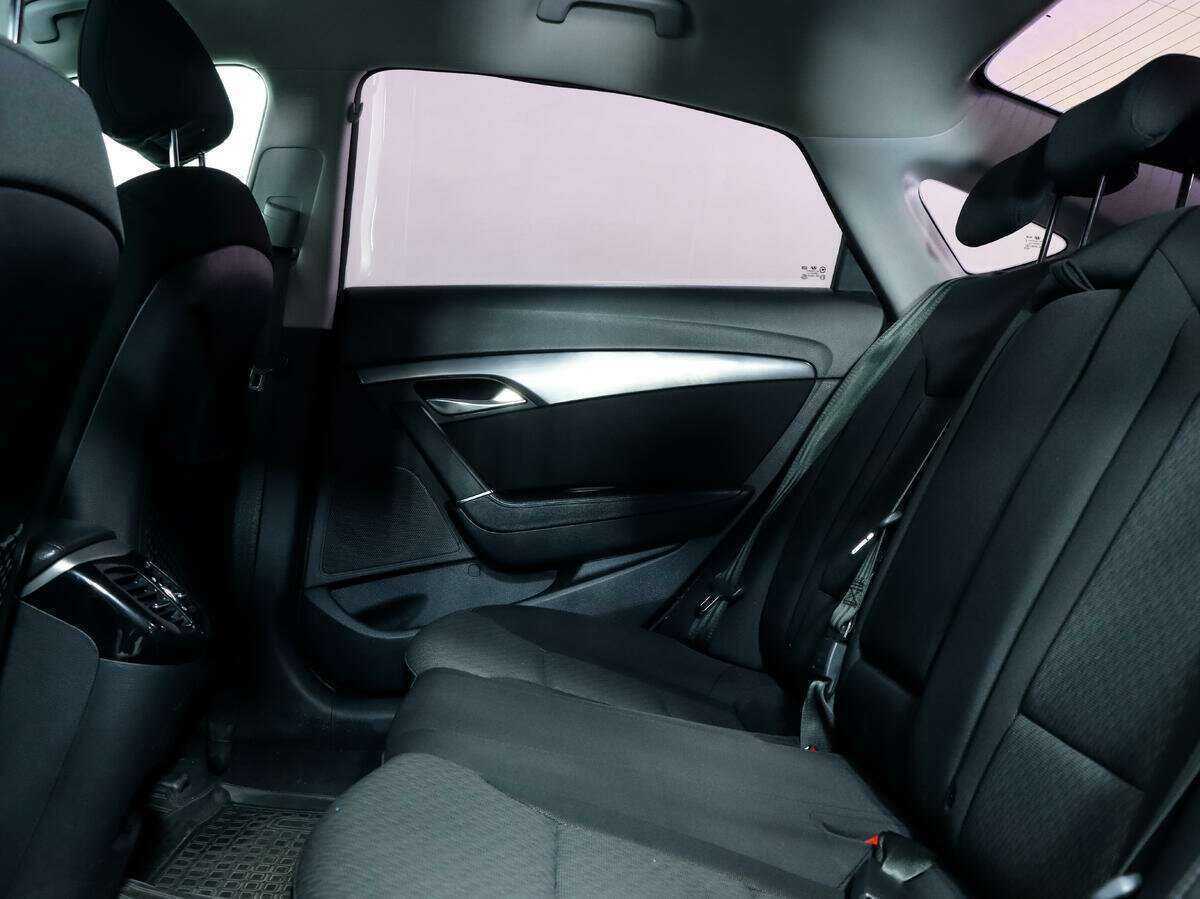 Купить Hyundai i40 с пробегом. Фото: #10