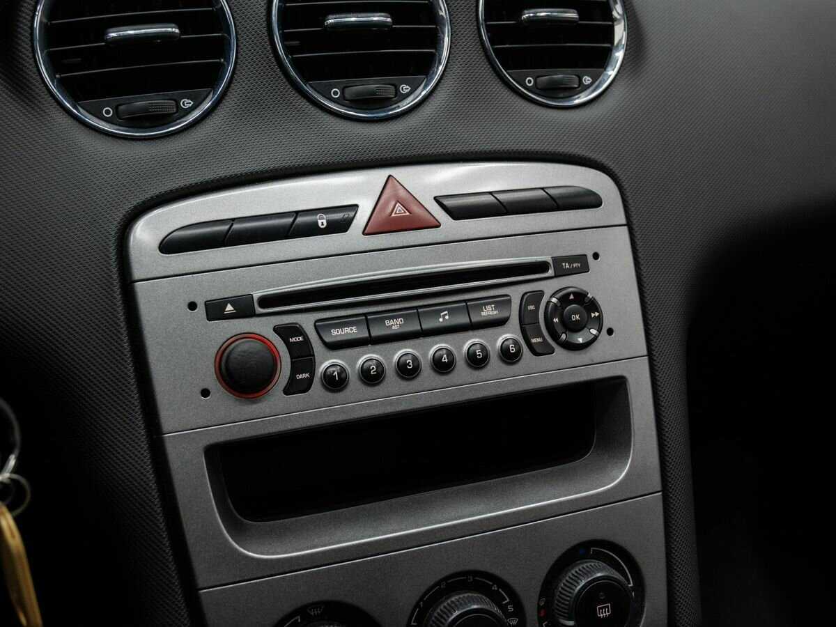 Купить Peugeot 308 с пробегом. Фото: #15