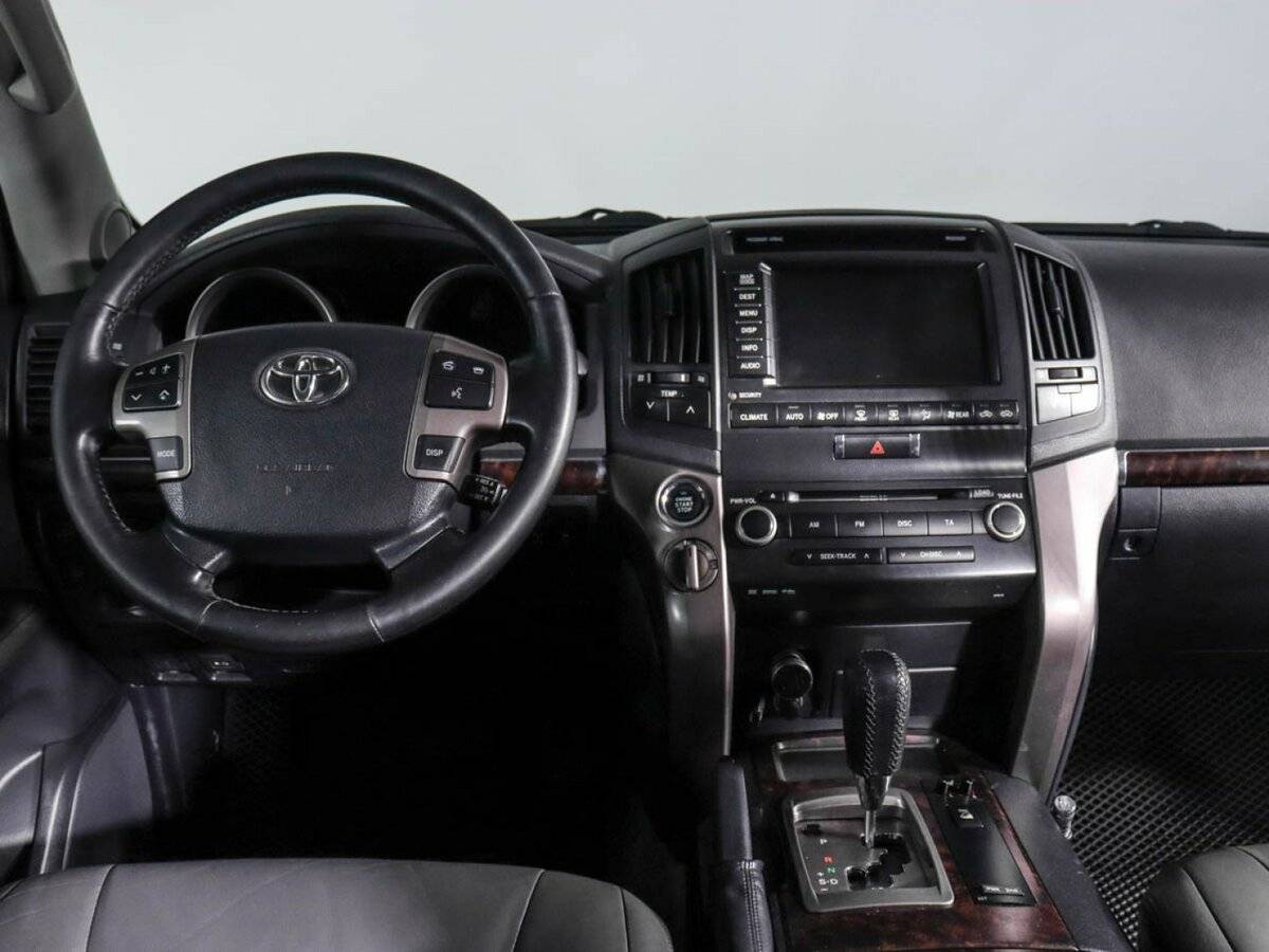 Купить Toyota Land Cruiser с пробегом. Фото: #11