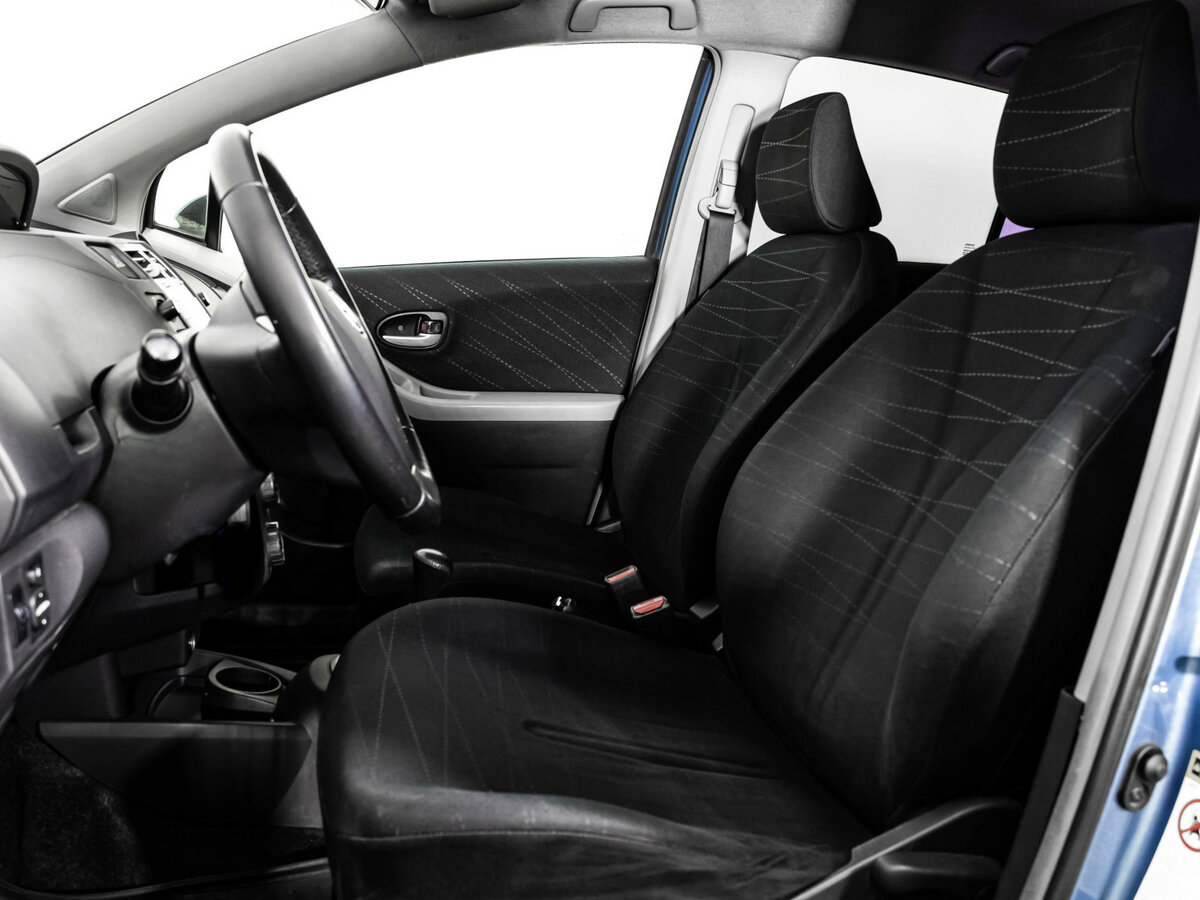 Купить Toyota Yaris с пробегом. Фото: #15