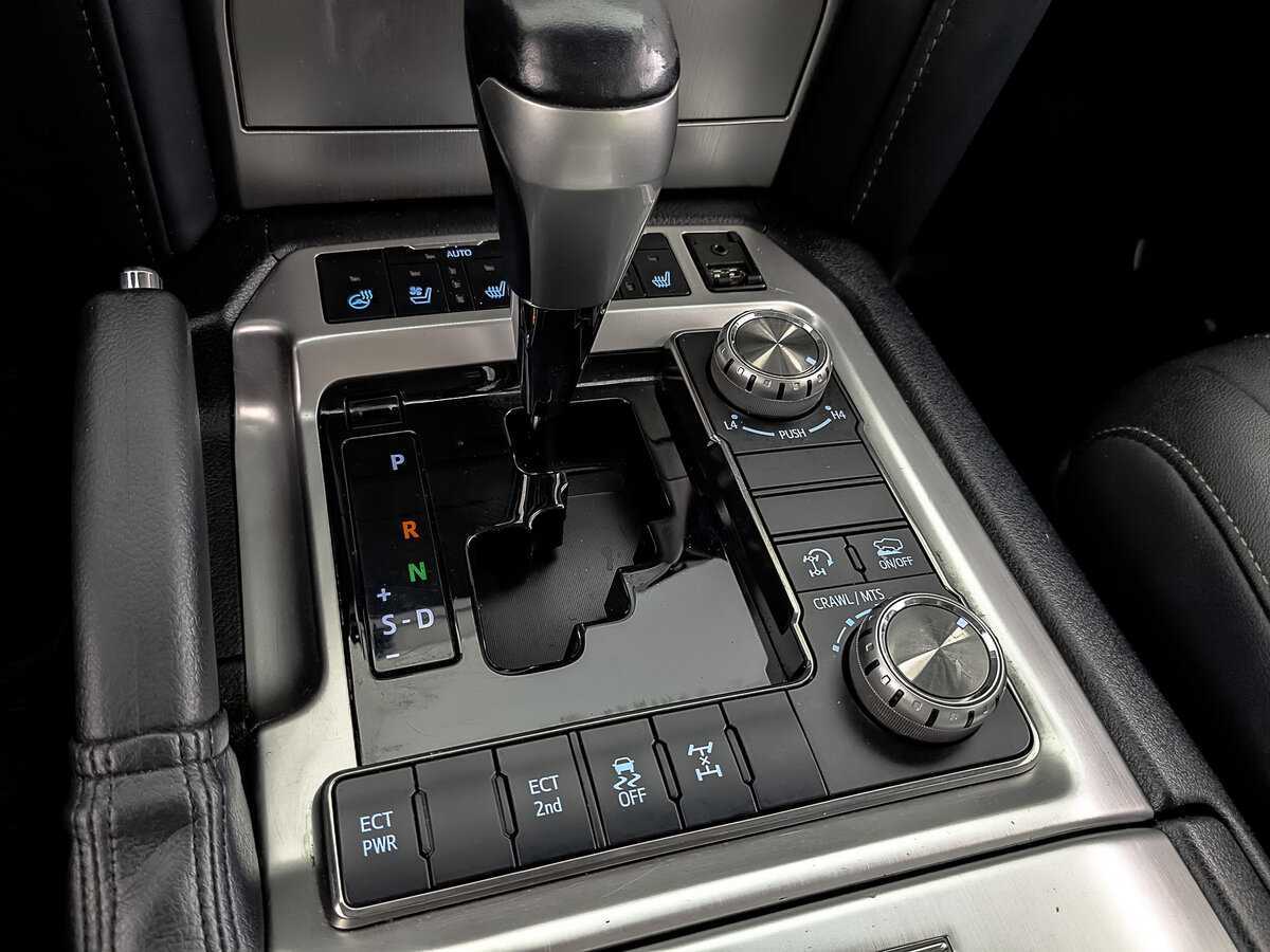 Купить Toyota Land Cruiser с пробегом. Фото: #20
