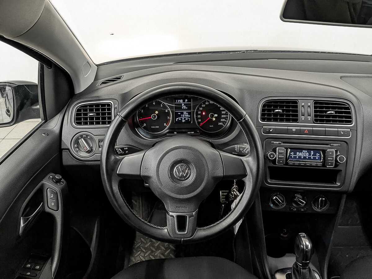 Купить Volkswagen Polo с пробегом. Фото: #18