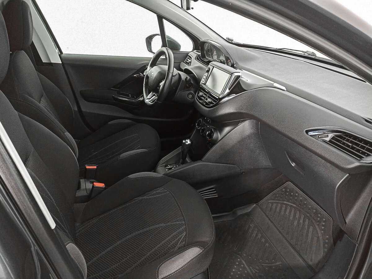 Купить Peugeot 208 с пробегом. Фото: #8