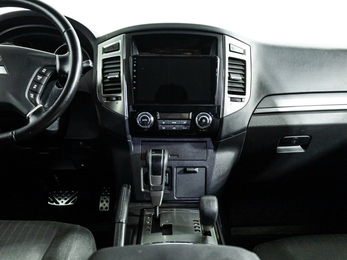 Купить Mitsubishi Pajero с пробегом. Фото: #12