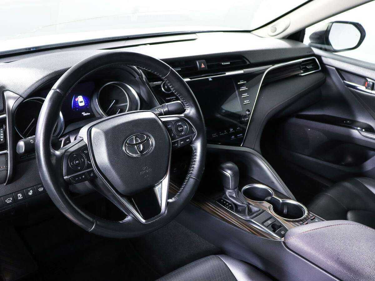 Купить Toyota Camry с пробегом. Фото: #11