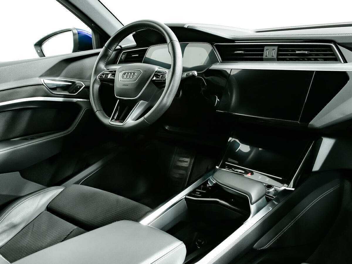 Купить Audi e-tron с пробегом. Фото: #10