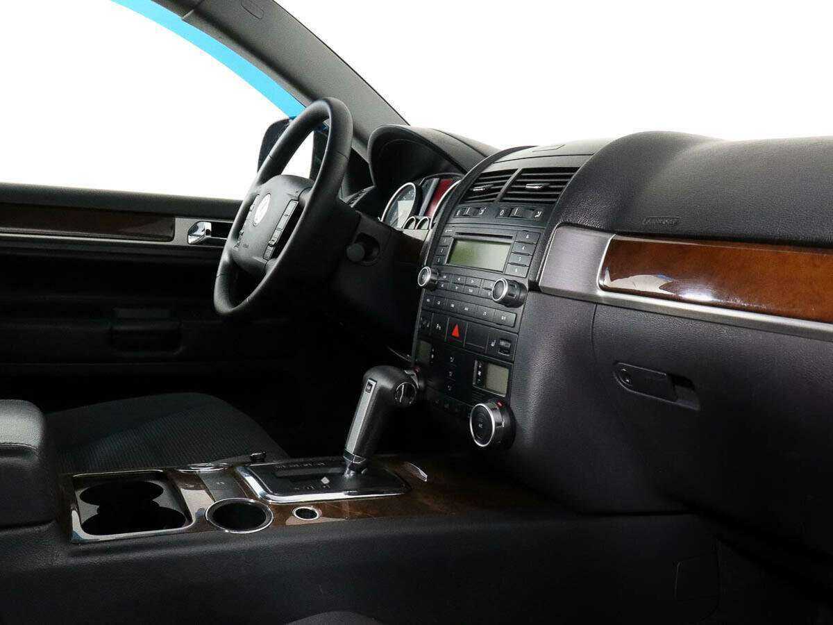 Купить Volkswagen Touareg с пробегом. Фото: #5