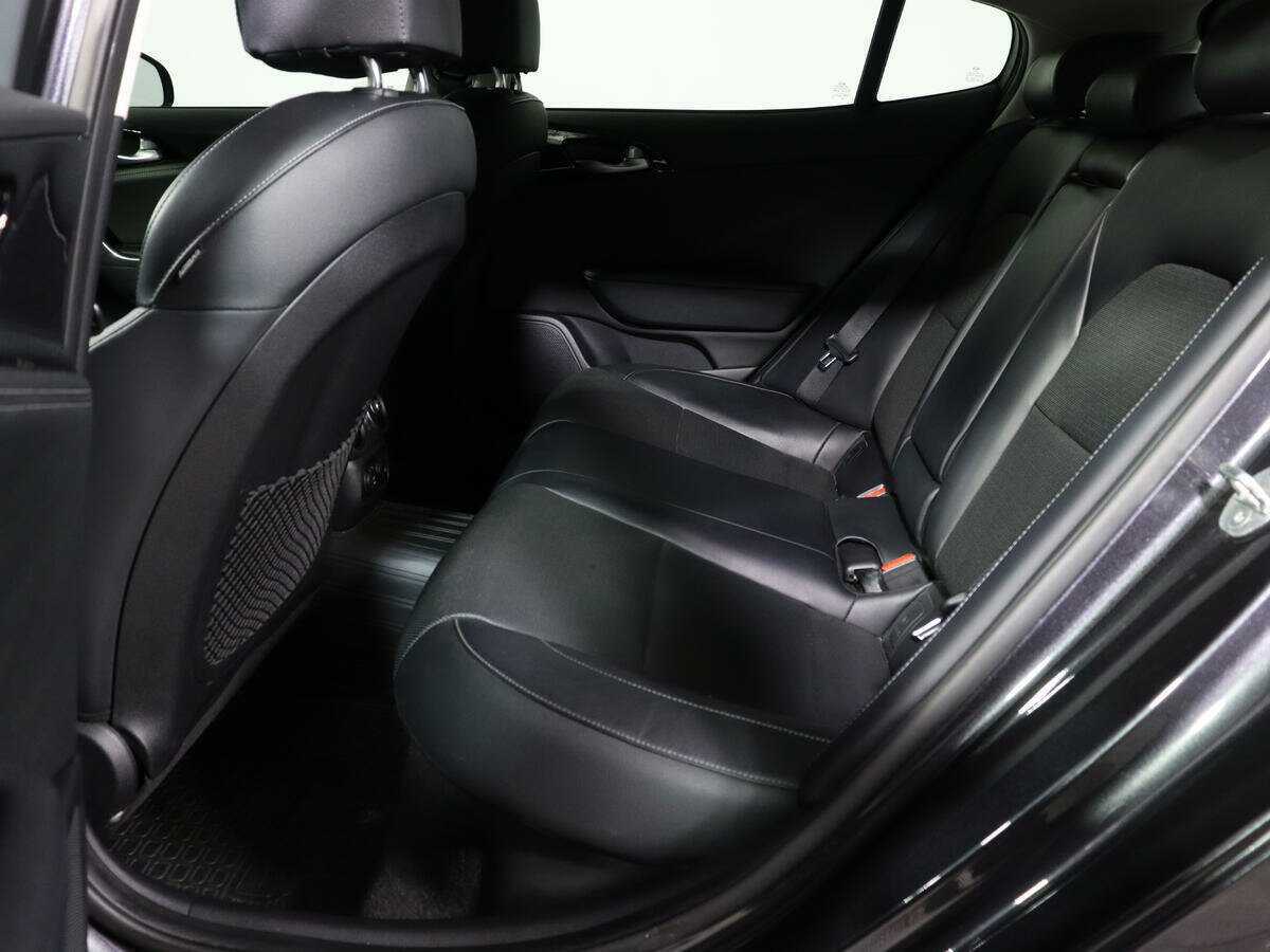 Купить Kia Stinger с пробегом. Фото: #9