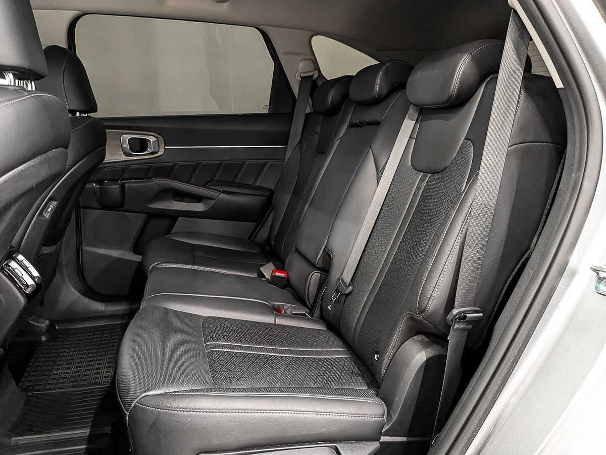 Купить Kia Sorento с пробегом. Фото: #17