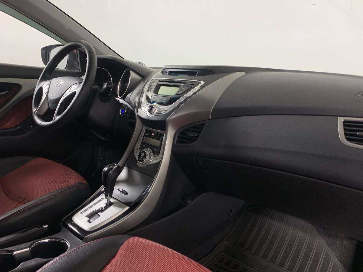 Купить Hyundai Elantra с пробегом. Фото: #8