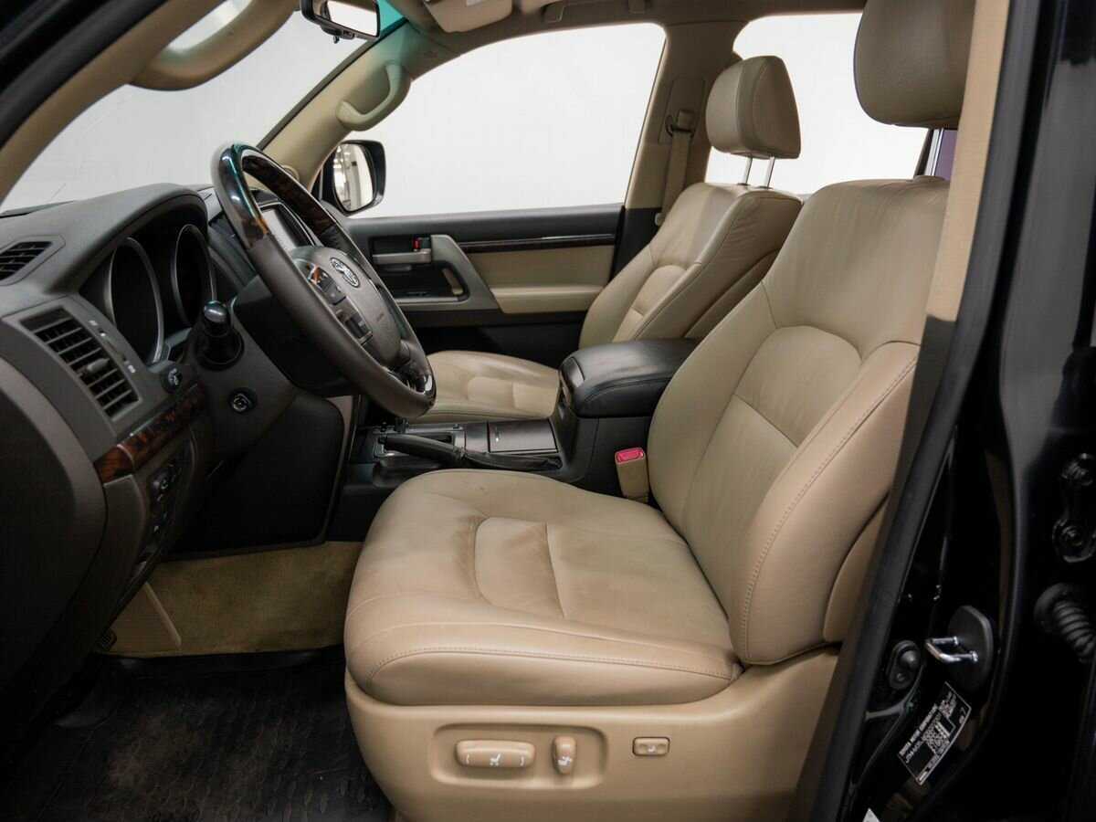 Купить Toyota Land Cruiser с пробегом. Фото: #14