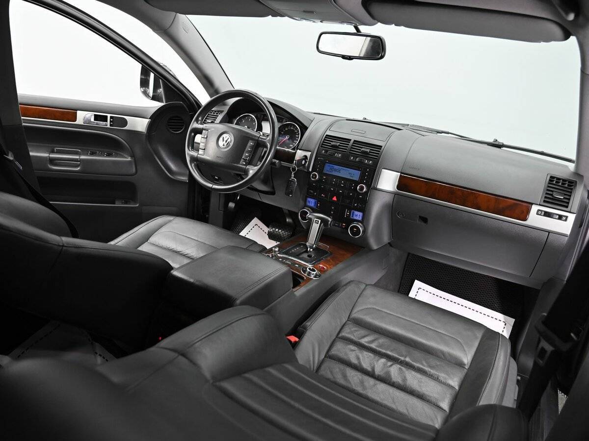 Купить Volkswagen Touareg с пробегом. Фото: #12