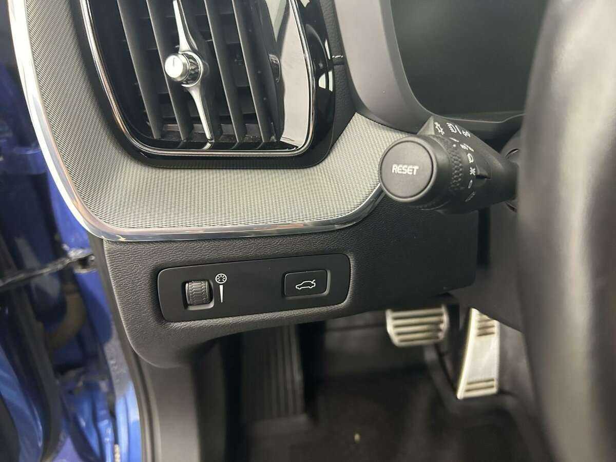 Купить Volvo XC60 с пробегом. Фото: #8