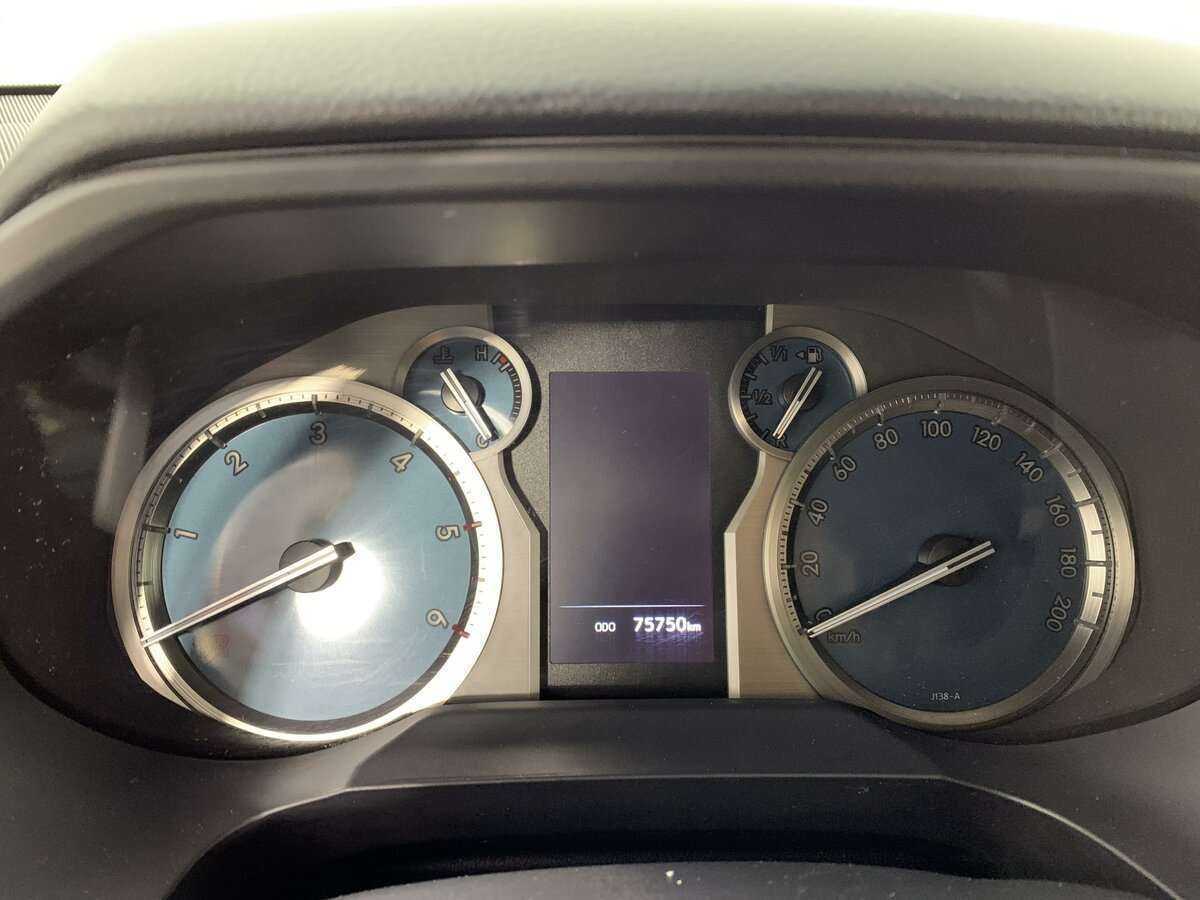 Купить Toyota Land Cruiser Prado с пробегом. Фото: #11