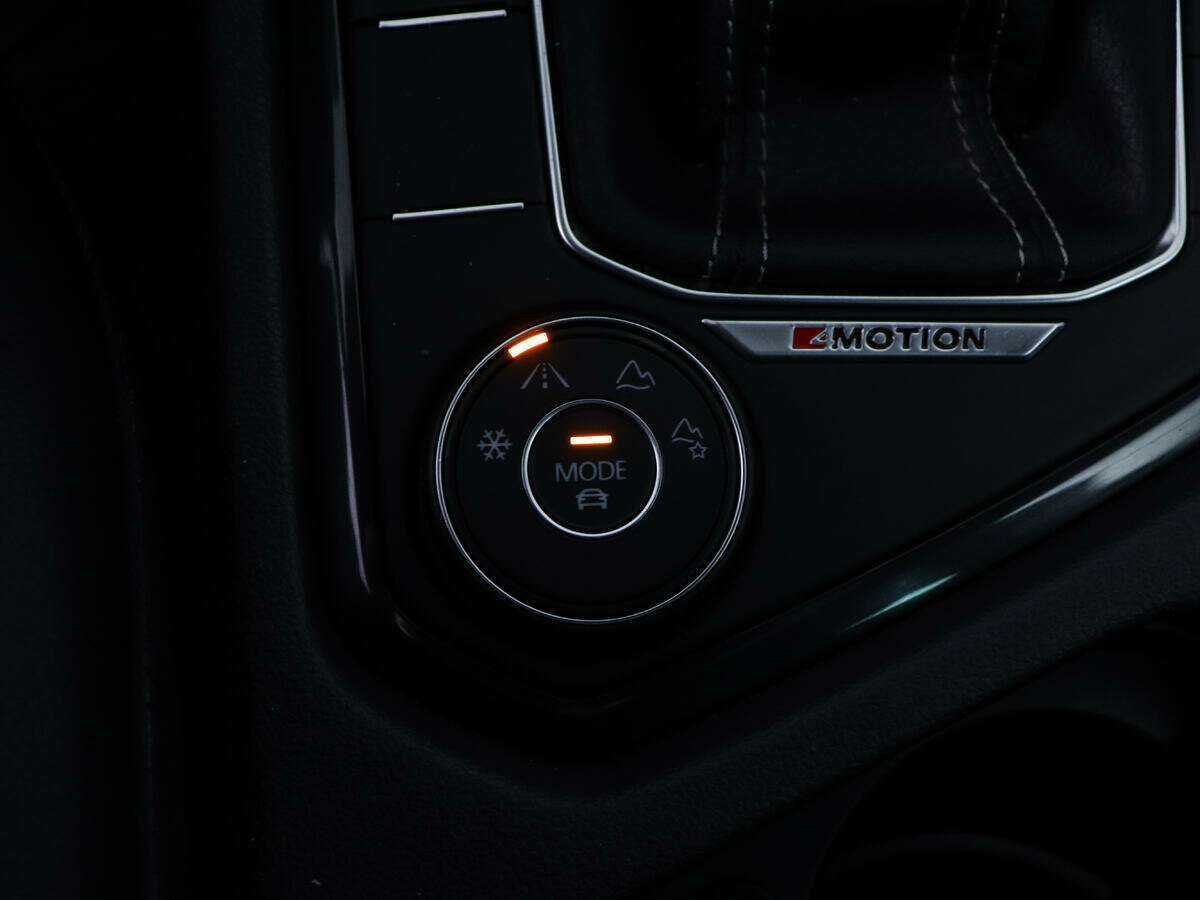 Купить Volkswagen Tiguan с пробегом. Фото: #20