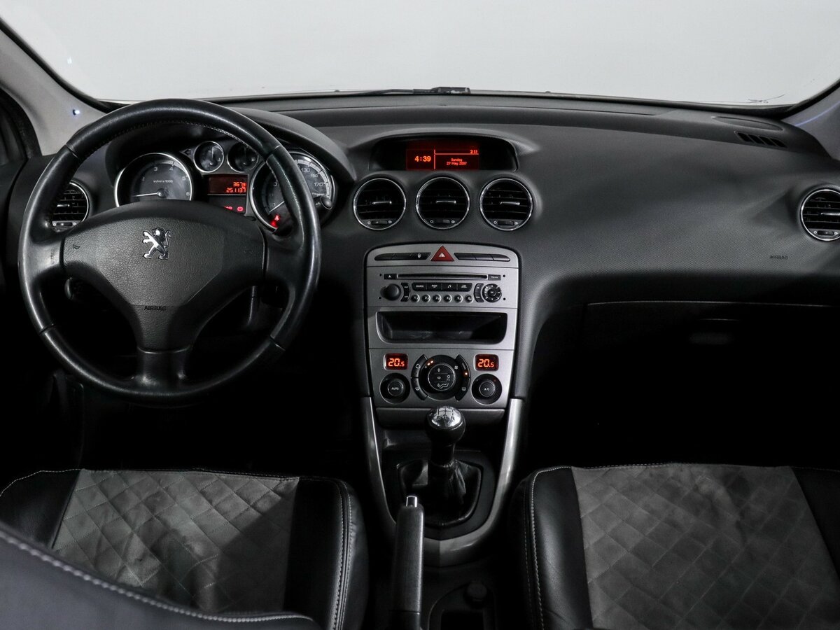 Купить Peugeot 308 с пробегом. Фото: #9