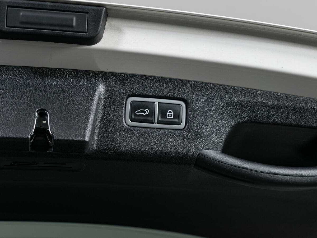 Купить Kia Sorento с пробегом. Фото: #4