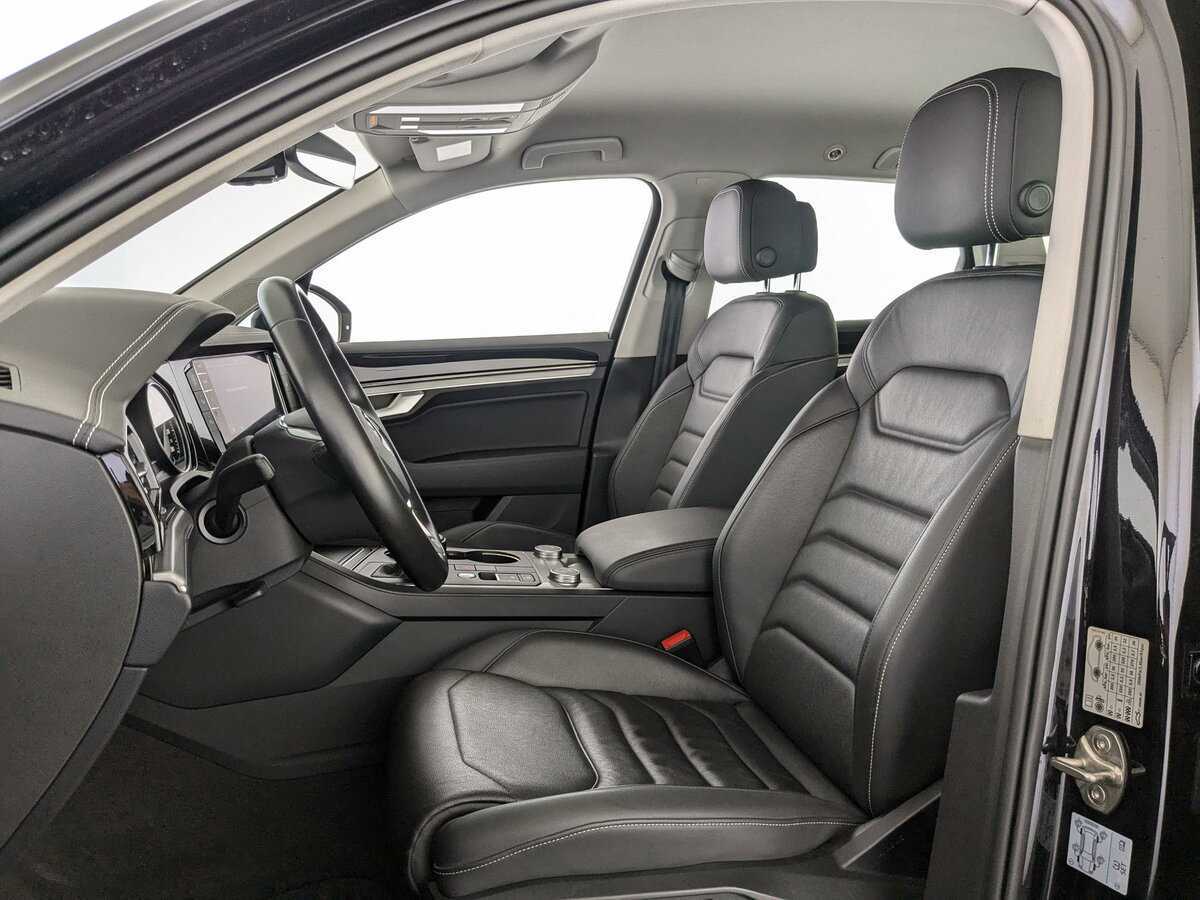Купить Volkswagen Touareg с пробегом. Фото: #16