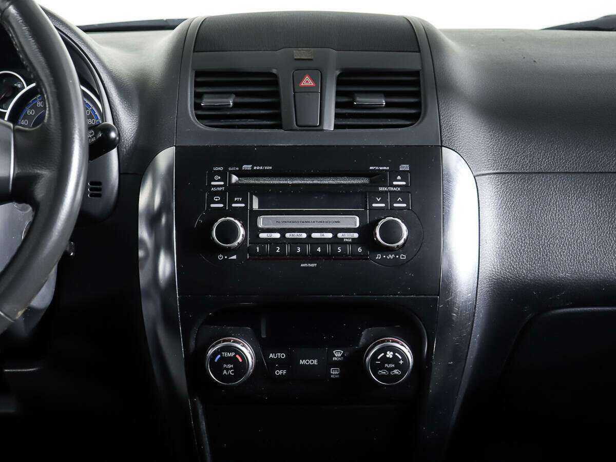 Купить Suzuki SX4 с пробегом. Фото: #11