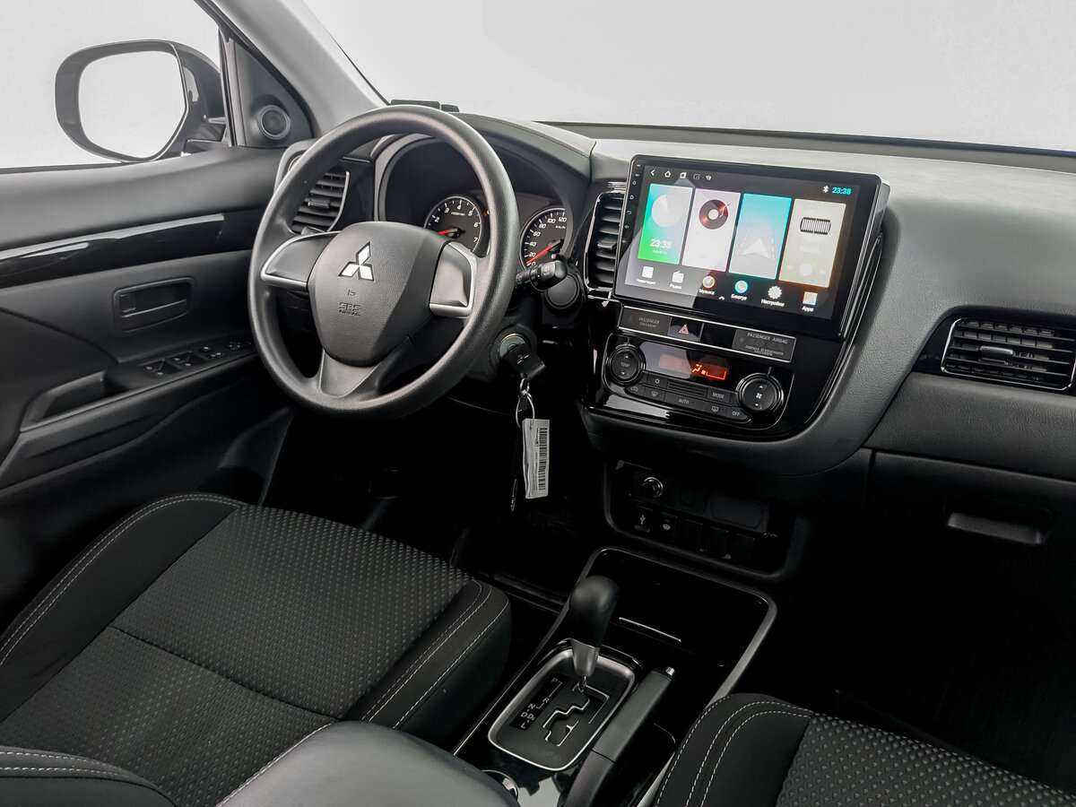 Купить Mitsubishi Outlander с пробегом. Фото: #21