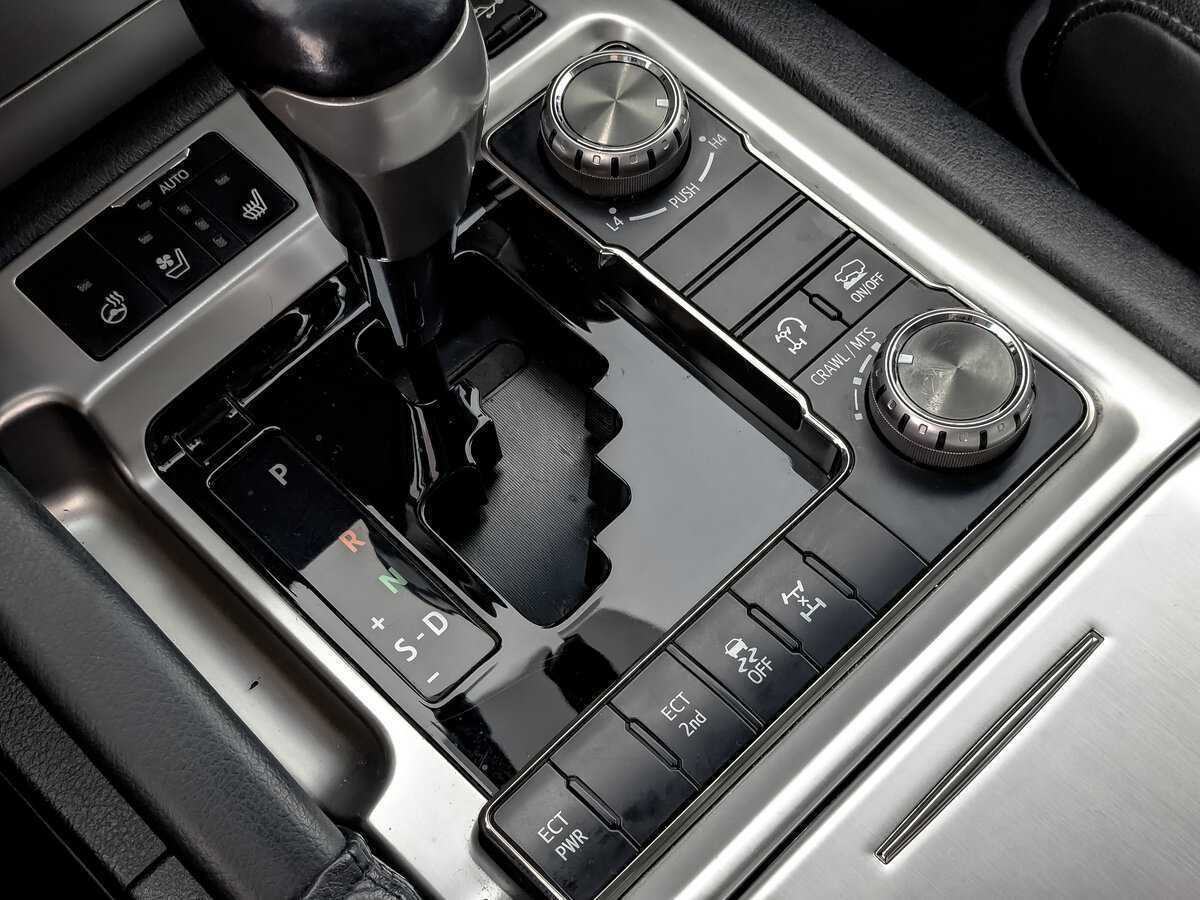 Купить Toyota Land Cruiser с пробегом. Фото: #25