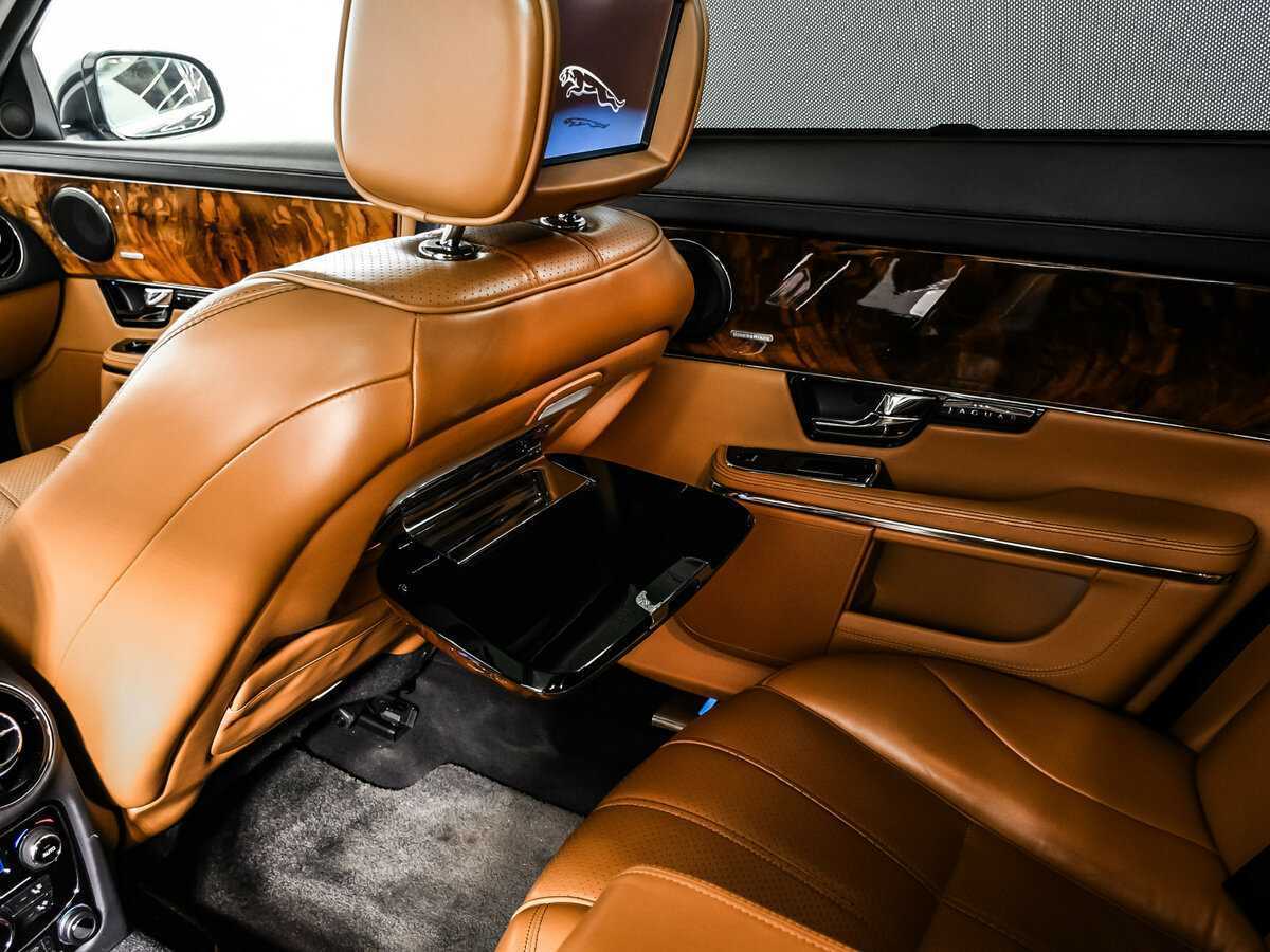 Купить Jaguar XJ с пробегом. Фото: #14
