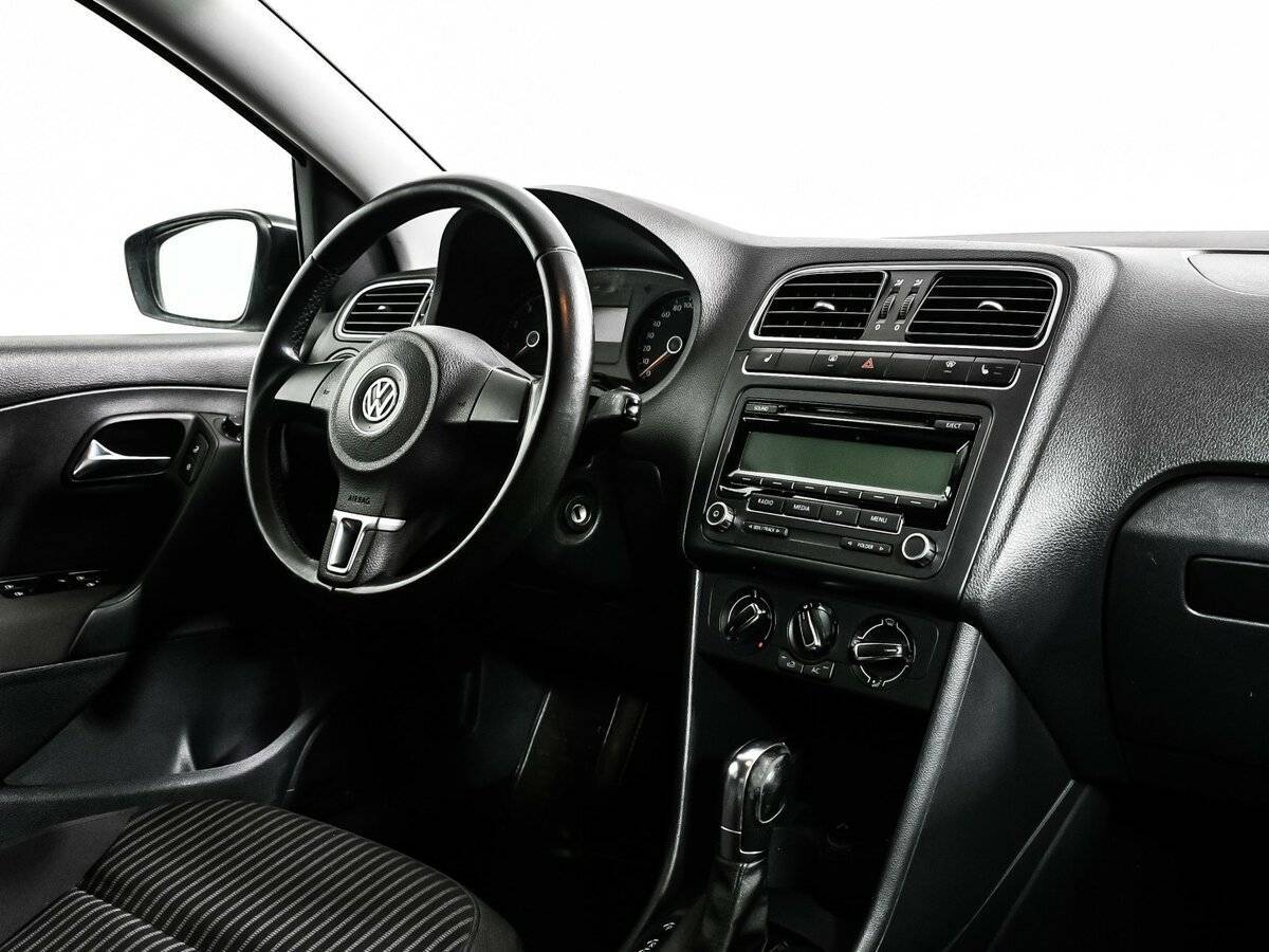 Купить Volkswagen Polo с пробегом. Фото: #8