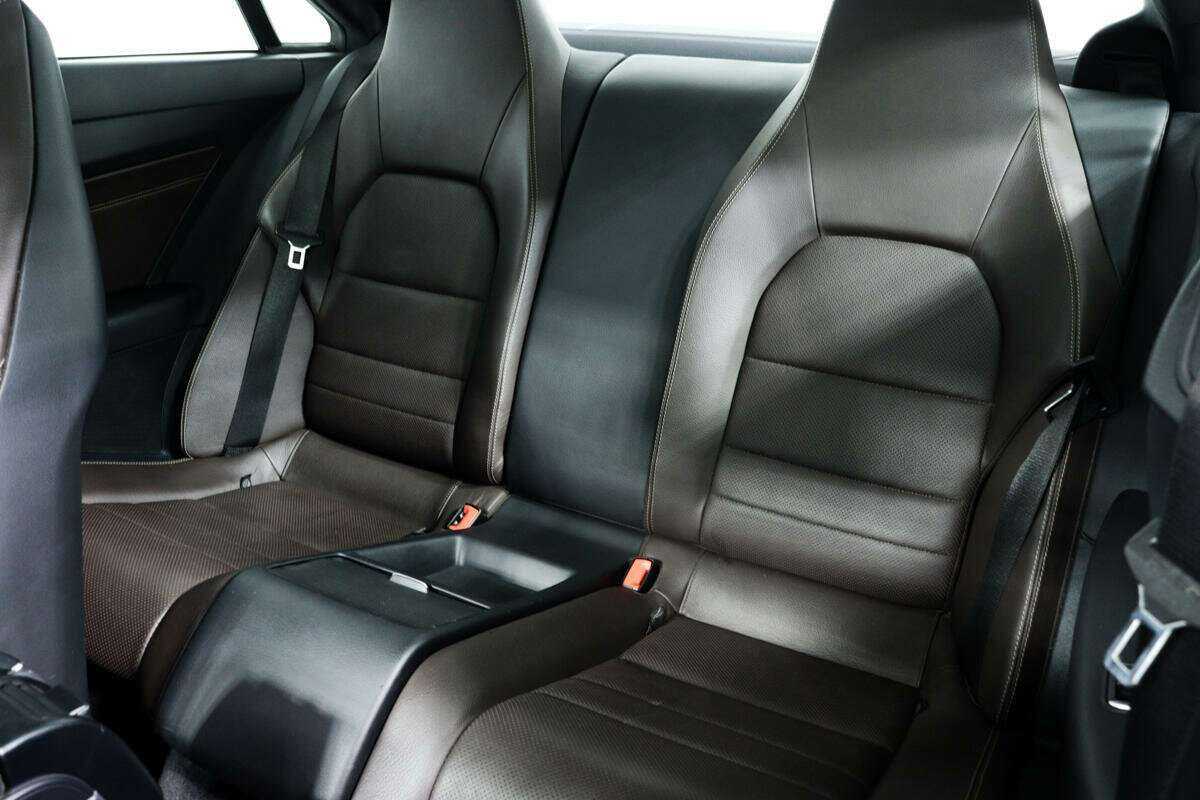 Купить Mercedes-Benz E-Класс с пробегом. Фото: #10