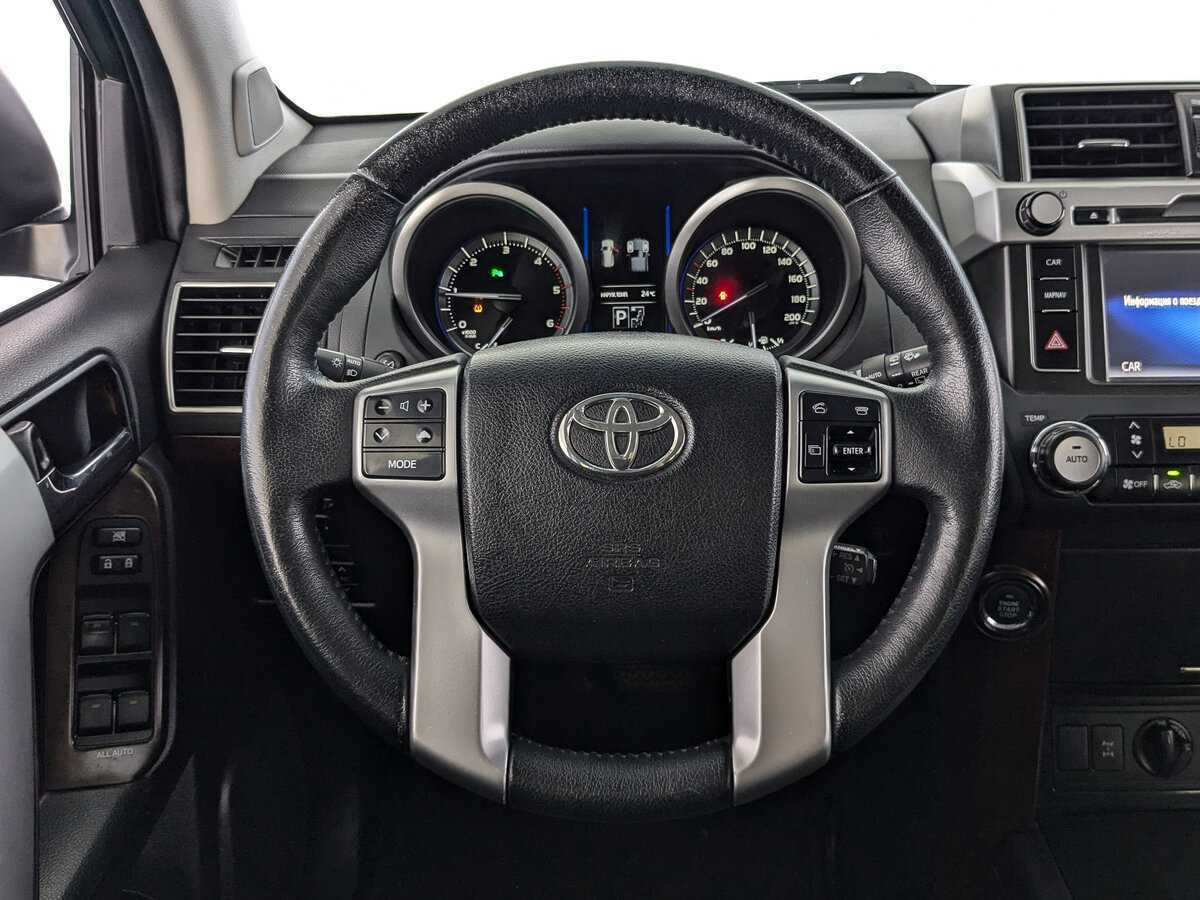 Купить Toyota Land Cruiser Prado с пробегом. Фото: #17