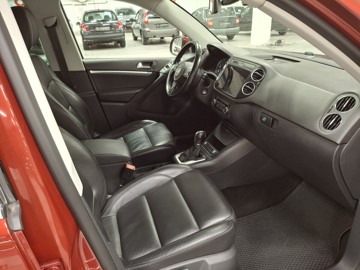 Купить Volkswagen Tiguan с пробегом. Фото: #10