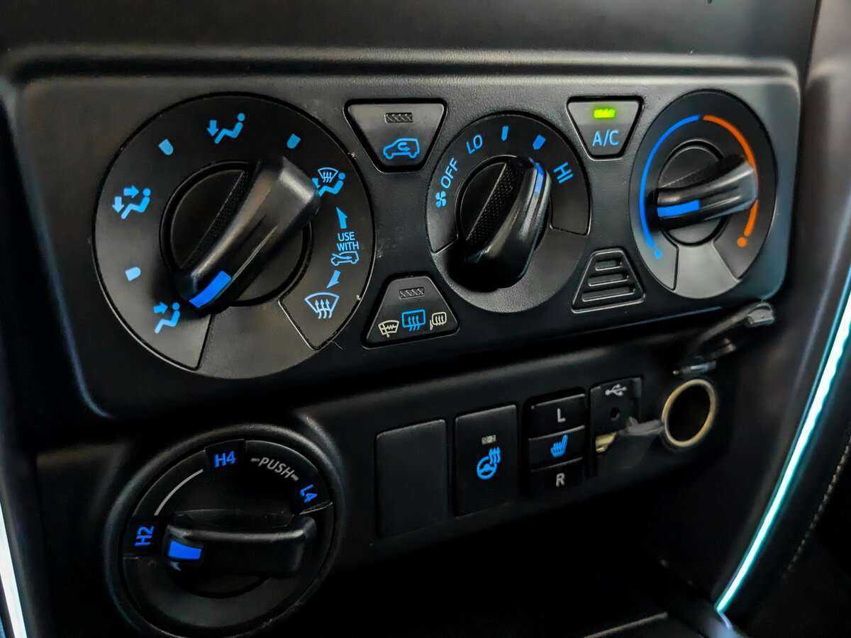 Купить Toyota Fortuner с пробегом. Фото: #19