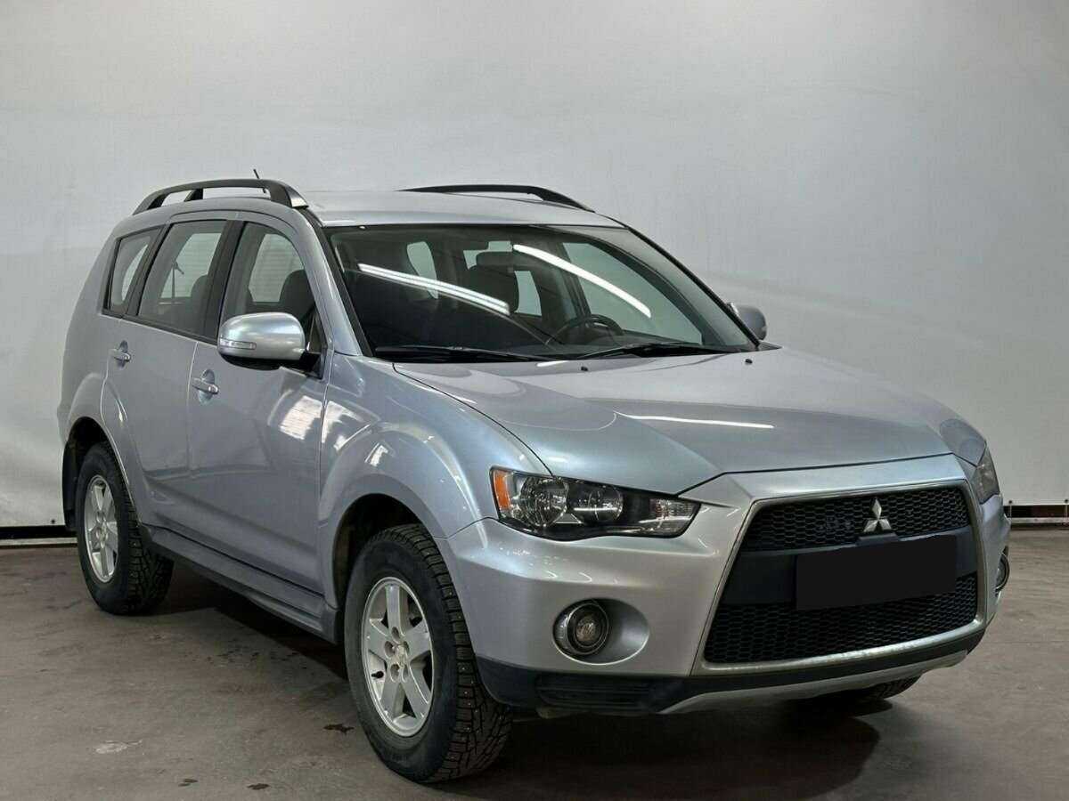 Купить Mitsubishi Outlander с пробегом. Фото: #2