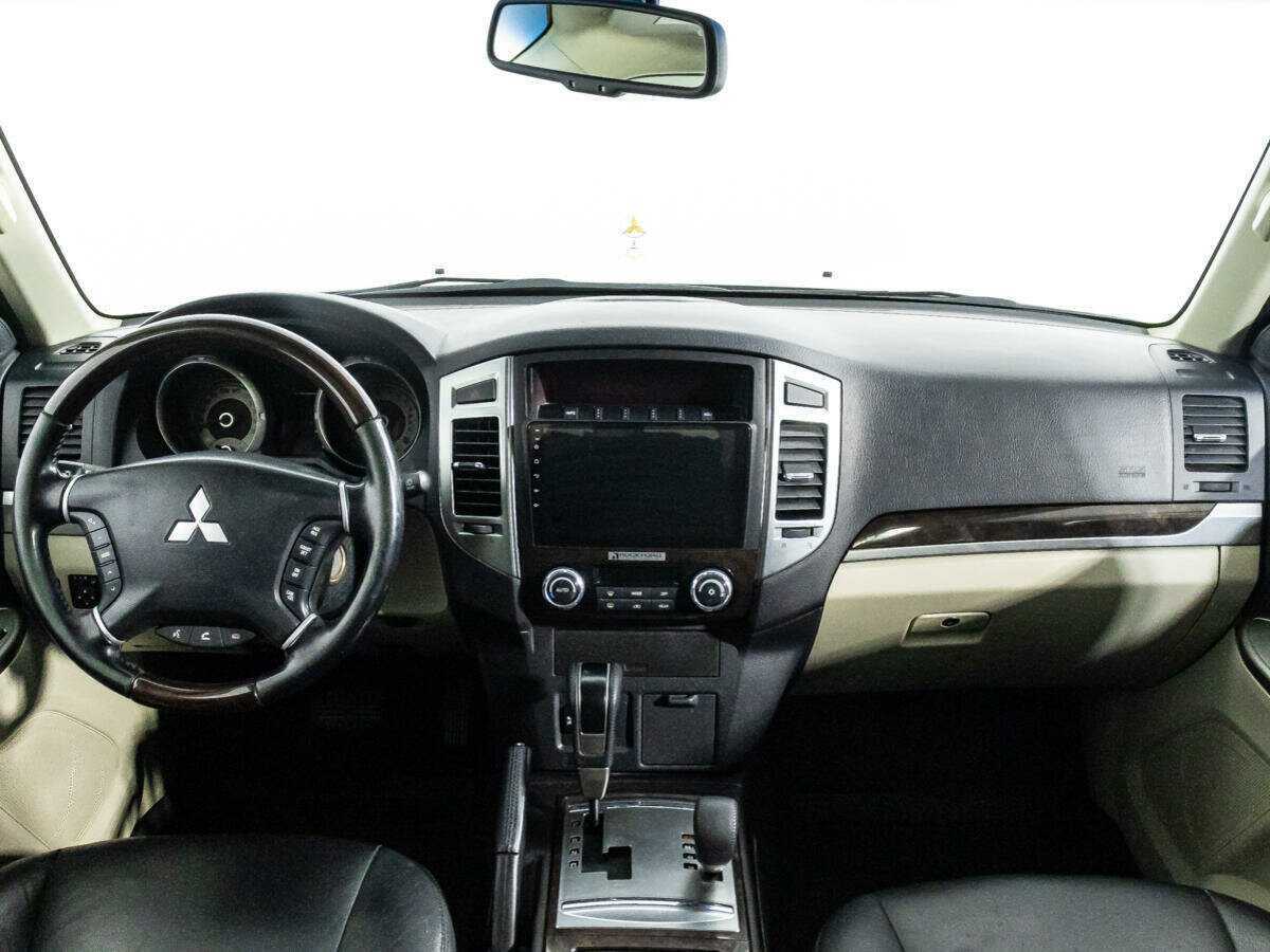 Купить Mitsubishi Pajero с пробегом. Фото: #12