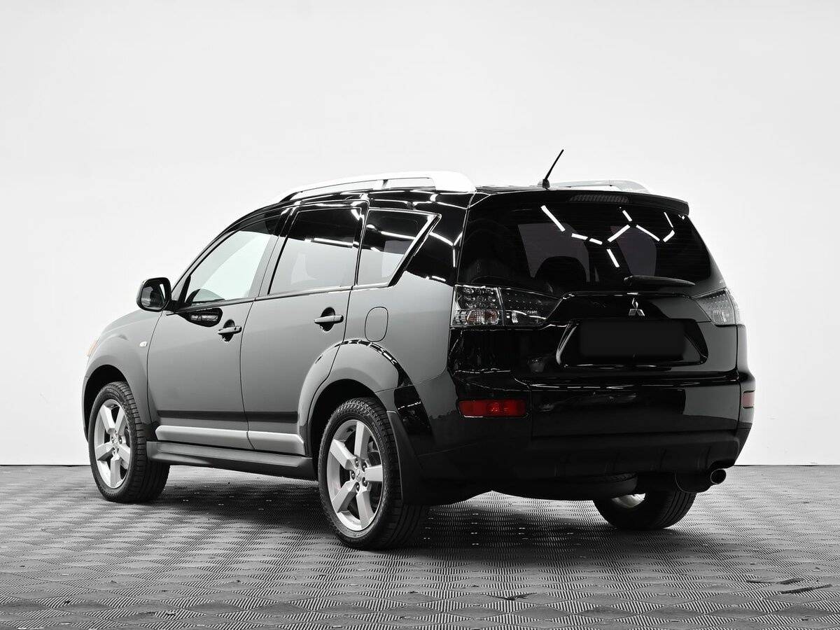 Купить Mitsubishi Outlander с пробегом. Фото: #2