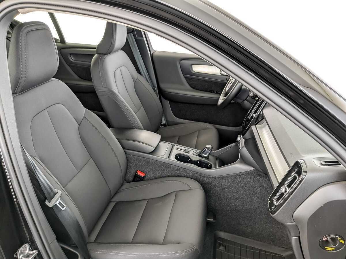 Купить Volvo XC40 с пробегом. Фото: #23