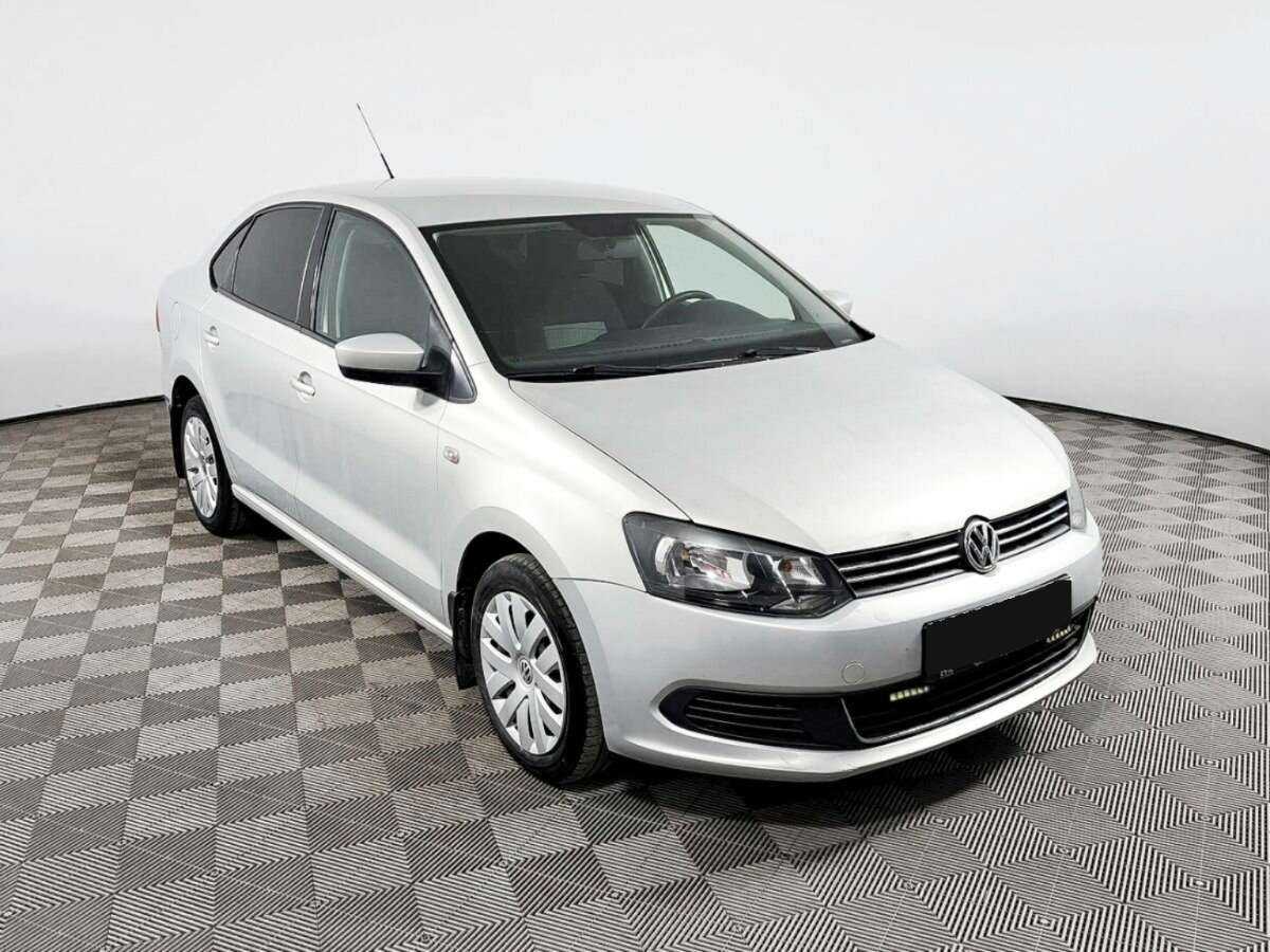Купить Volkswagen Polo с пробегом. Фото: #2