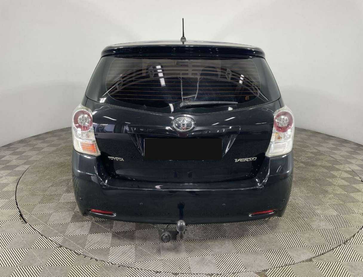 Купить Toyota Verso с пробегом. Фото: #2